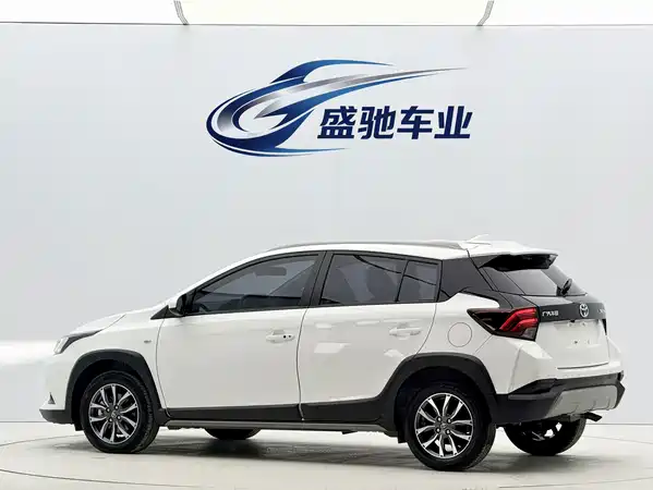 Toyota Yaris L 2022