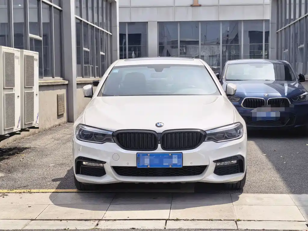 BMW 5 Series 2018 — фото 2