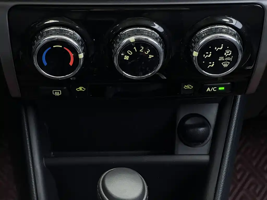 Toyota Yaris L 2022 — фото 9
