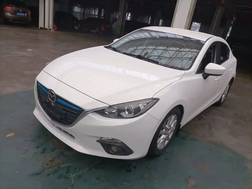 Mazda 3 Axela 2015