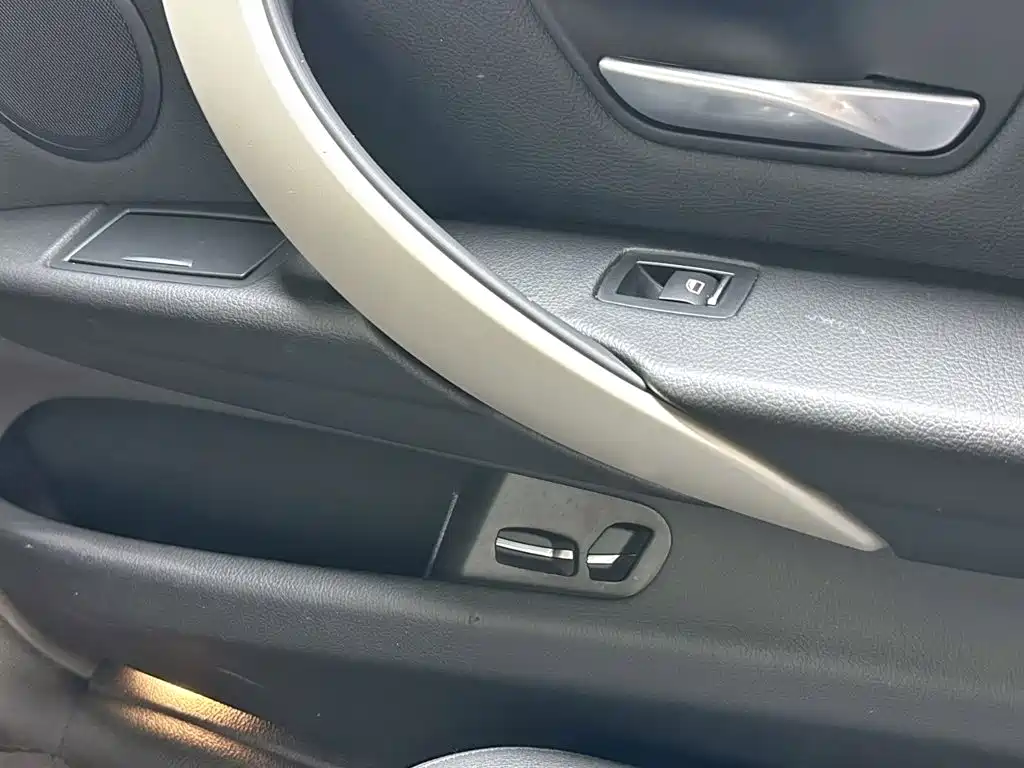 BMW 3 Series 2016 — фото 17