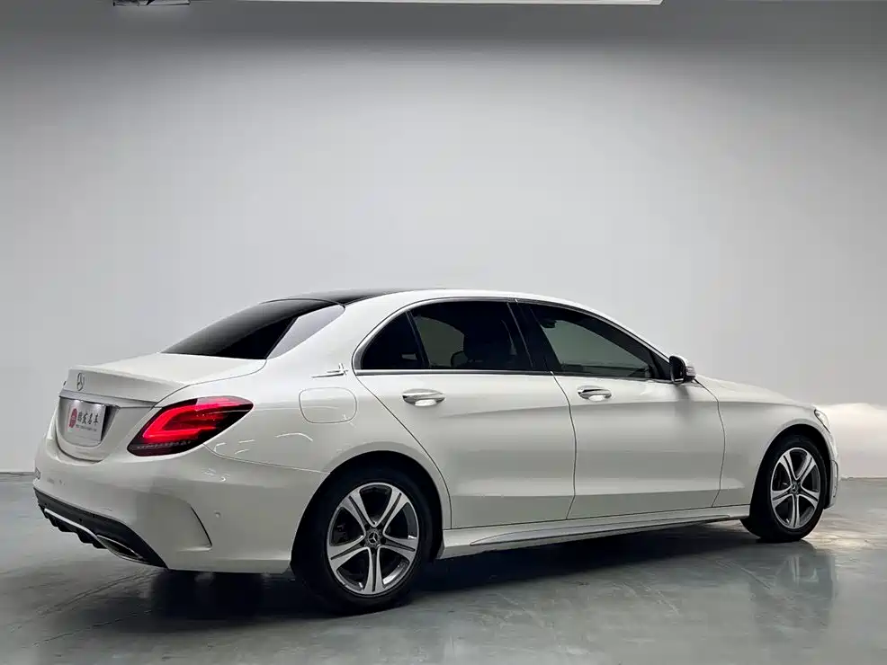 Mercedes-Benz C-Class 2019 — фото 18