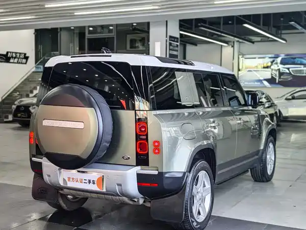 Land Rover Defender 2020