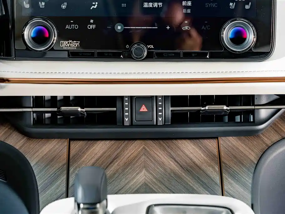 Lexus LM 2026 — фото 14