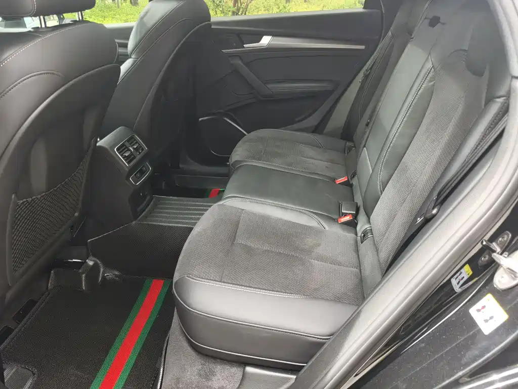Audi Q5L Sportback 2022 — фото 10