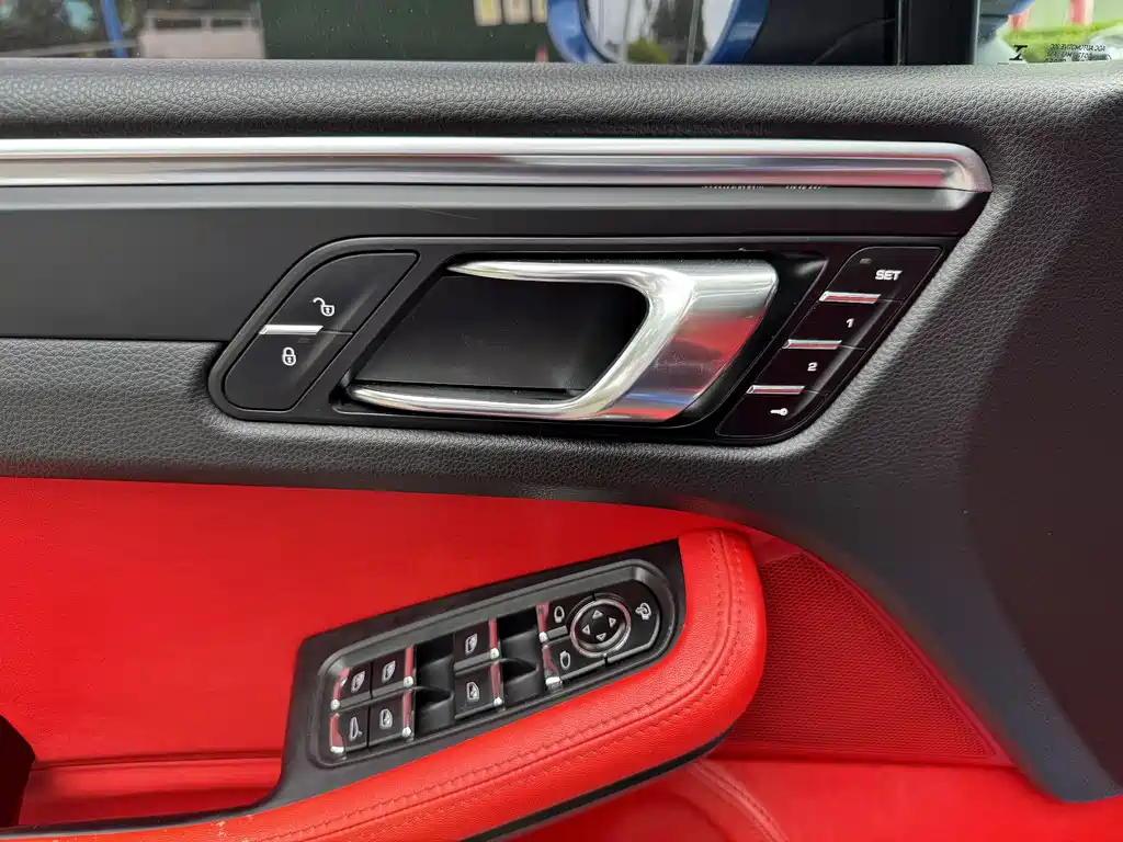 Porsche Macan 2016 — фото 17
