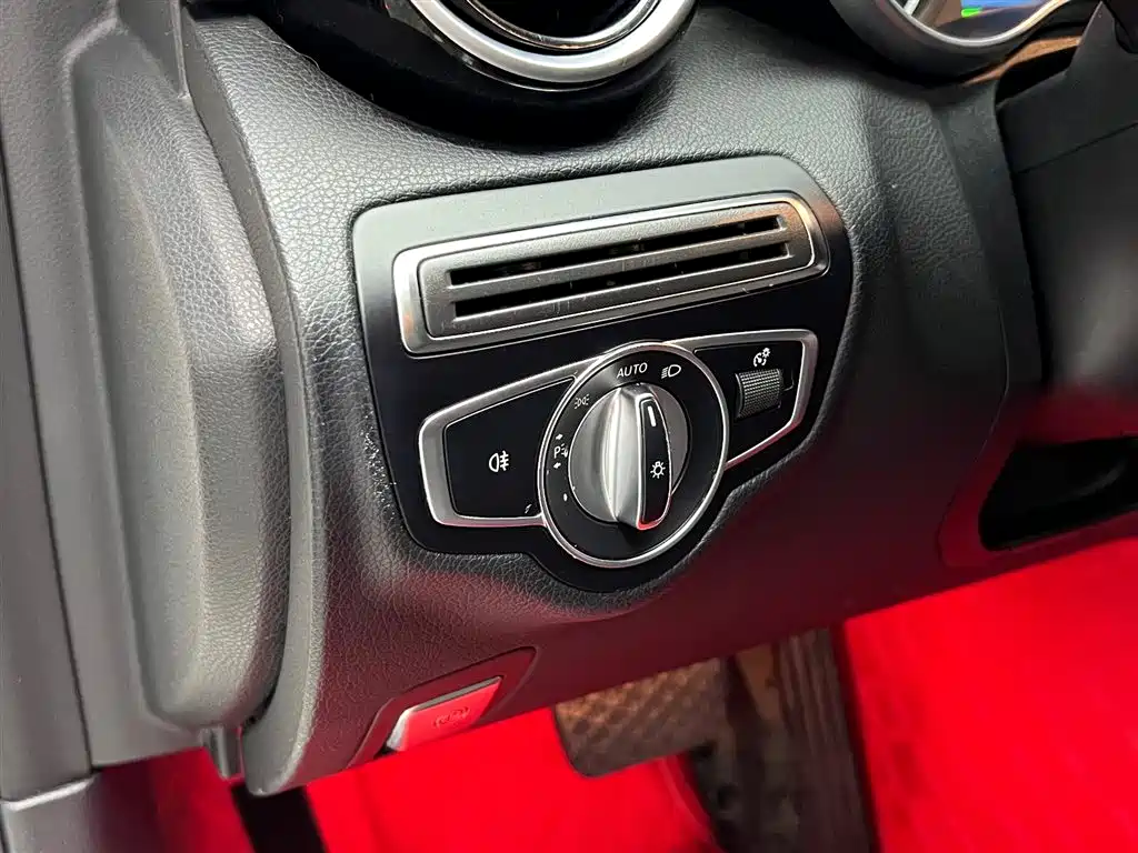 Mercedes-Benz C-Class 2019