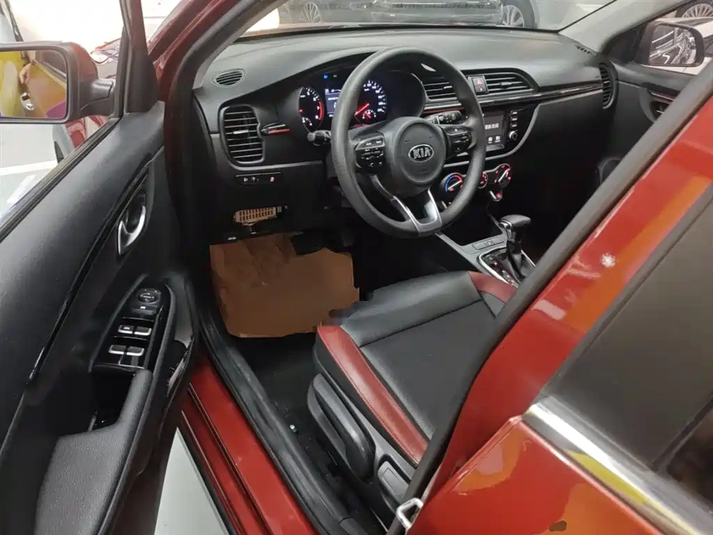 Kia KX Cross 2018 — фото 12