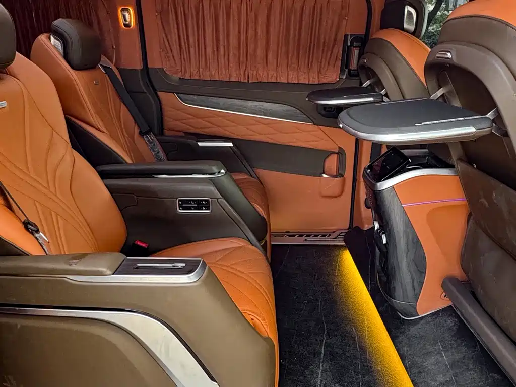 Ford Tourneo 2025 — фото 19