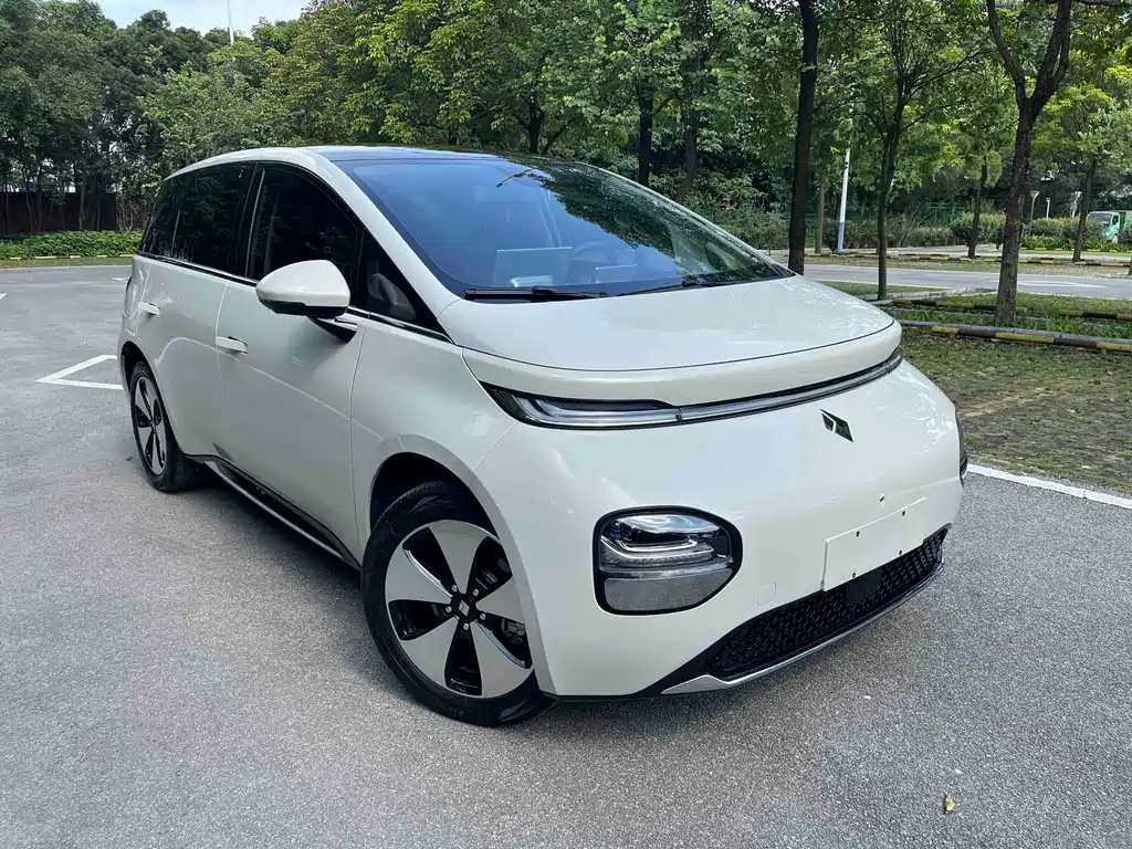 Baojun Clouds 2023