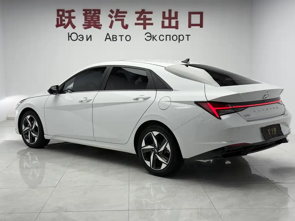 Hyundai Elantra 2022