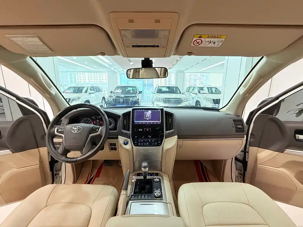 Toyota Land Cruiser 2018 — фото 13