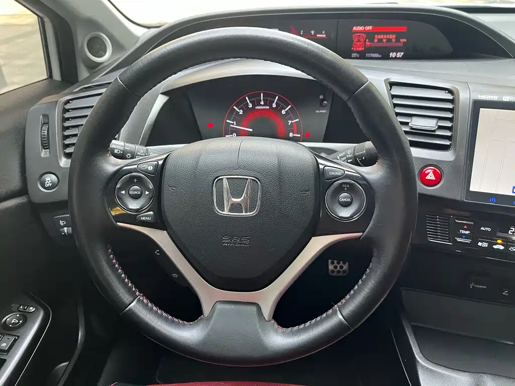 Honda Civic 2015 — фото 32