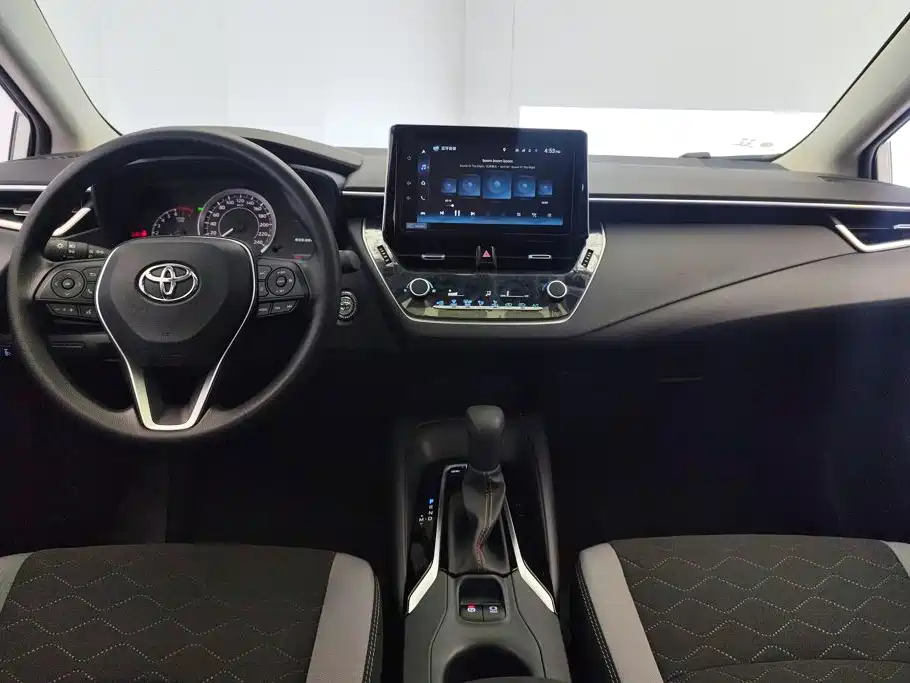 Toyota Corolla 2023 — фото 12