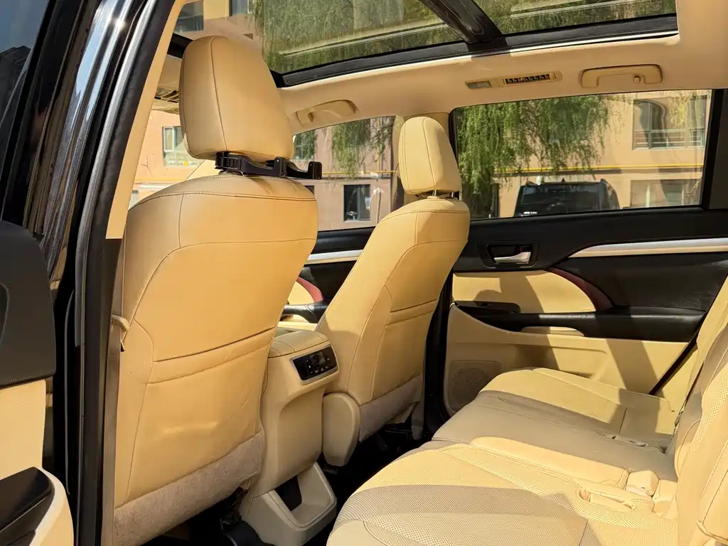 Toyota Highlander 2015 — фото 6