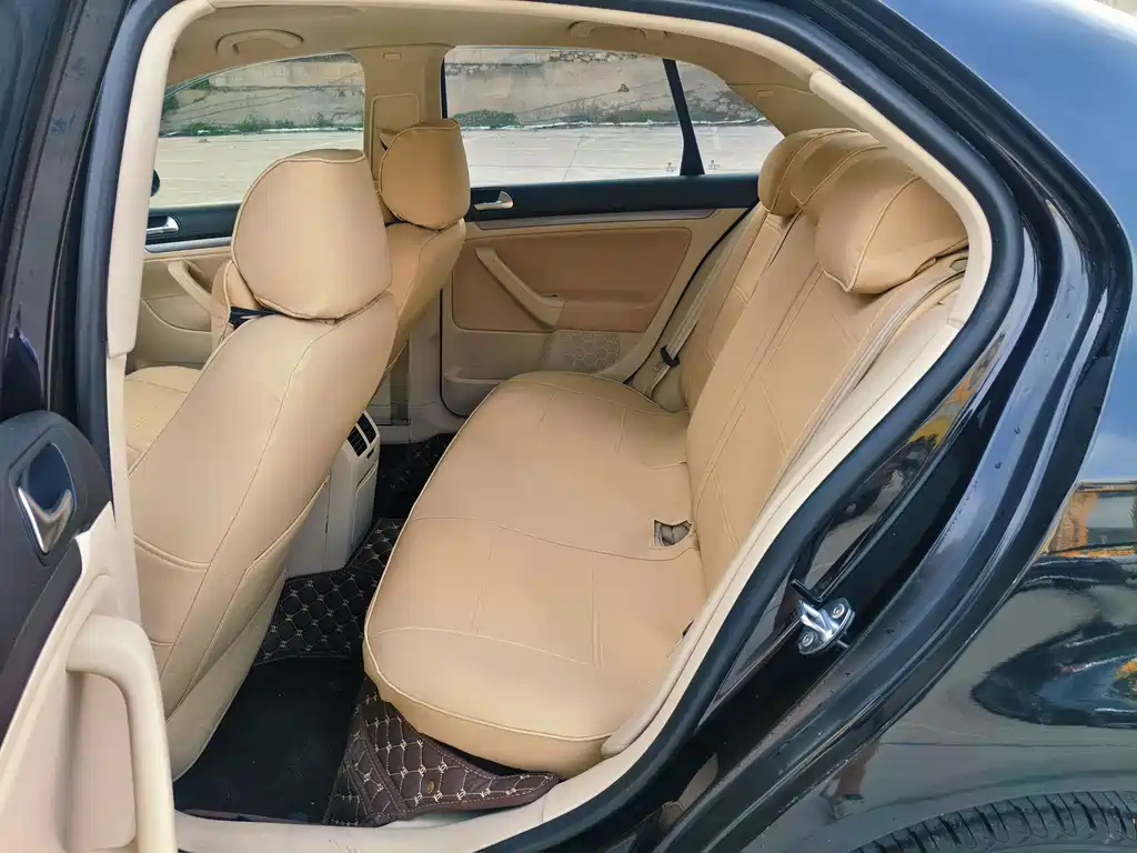 Volkswagen Sagitar 2011