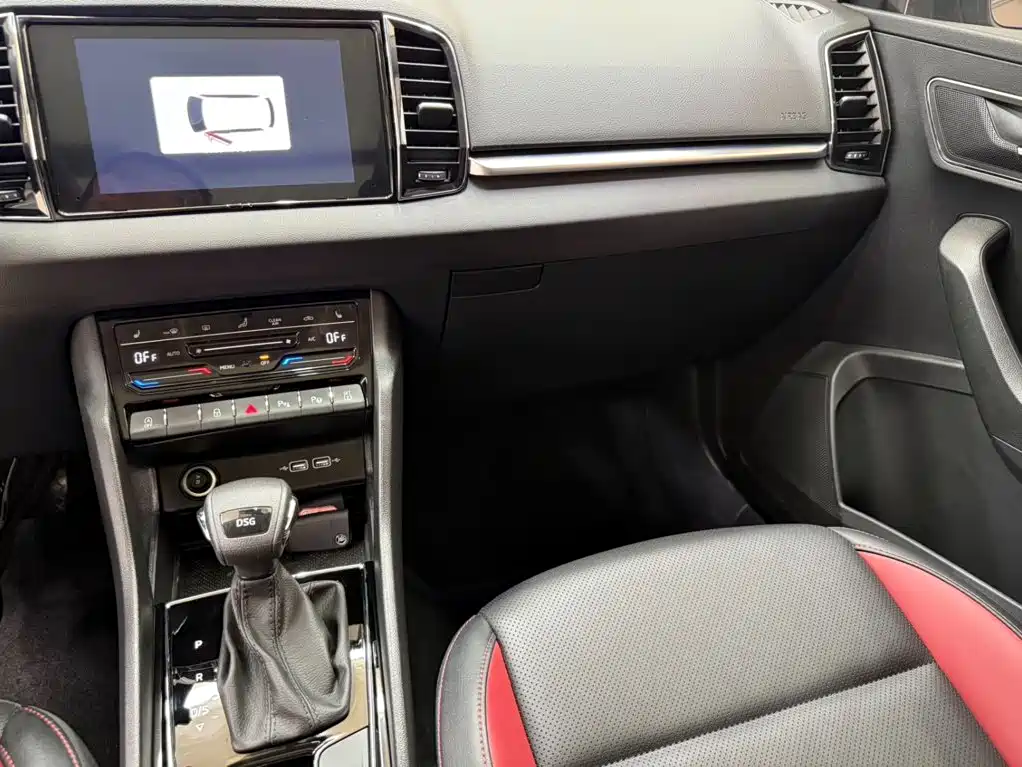 Skoda Karoq 2023 — фото 12