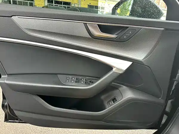 Audi A6L 2022