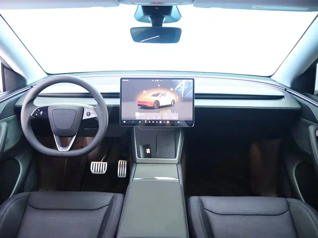 Tesla Model Y 2026 — фото 13