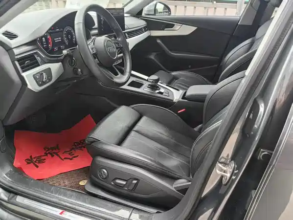 Audi A4L 2020