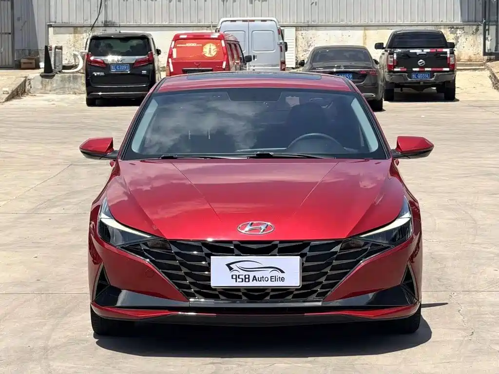 Hyundai Elantra 2023