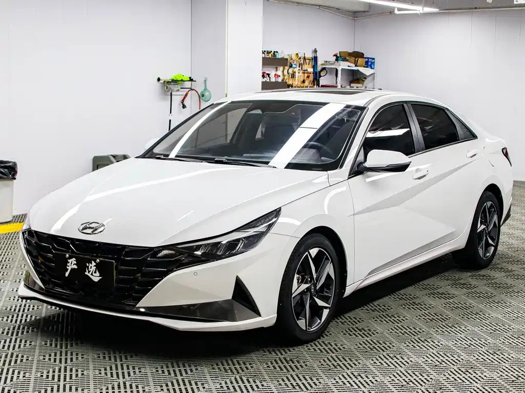 Hyundai Elantra 2023