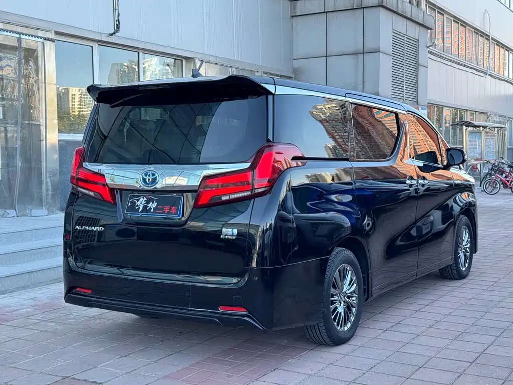 Toyota Alphard 2021 — фото 21