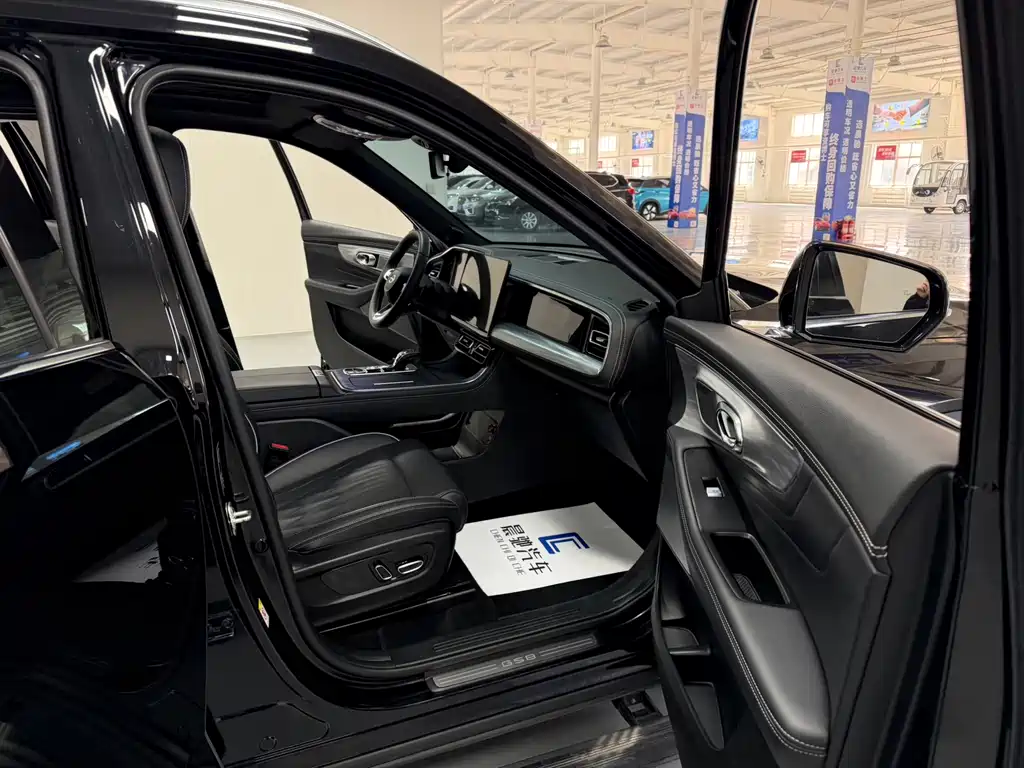 GAC Motor Trumpchi GS8 2023 — фото 13