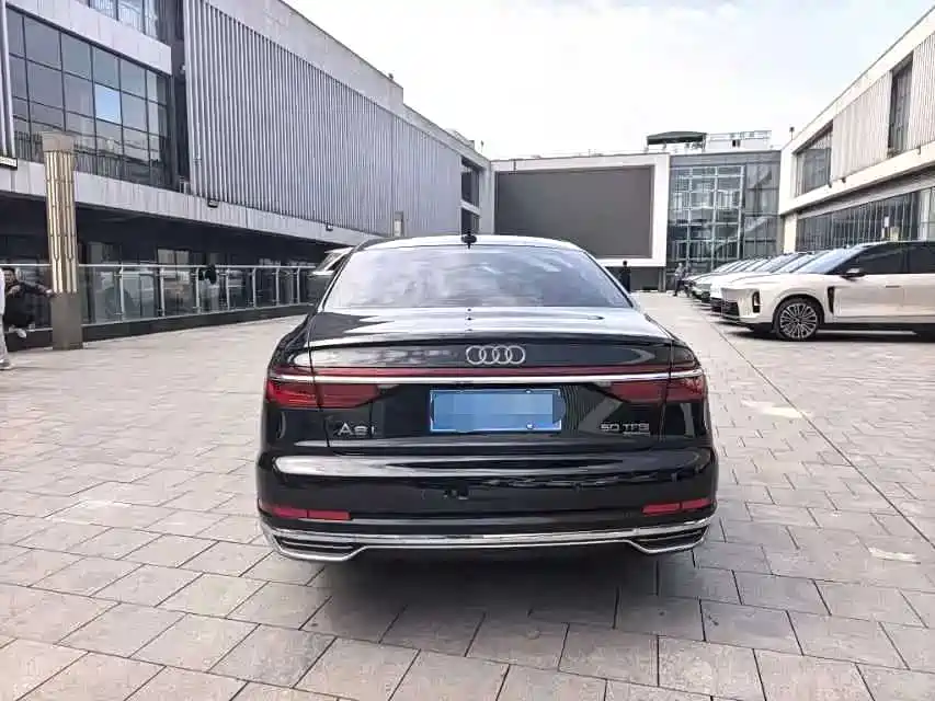 Audi A8 2020 — фото 7