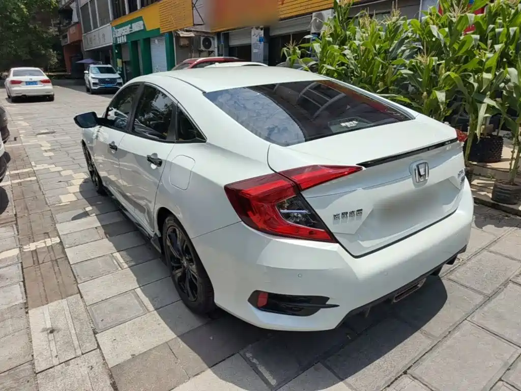 Honda Civic 2020 — фото 23