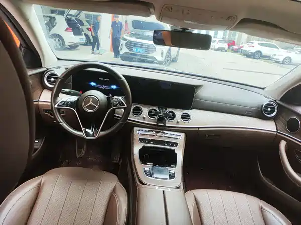 Mercedes-Benz E-Class 2023