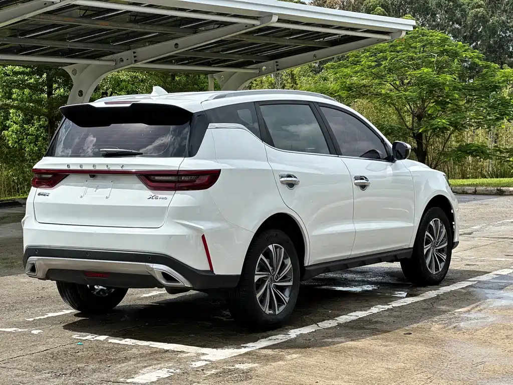 Geely Vision X6 2022