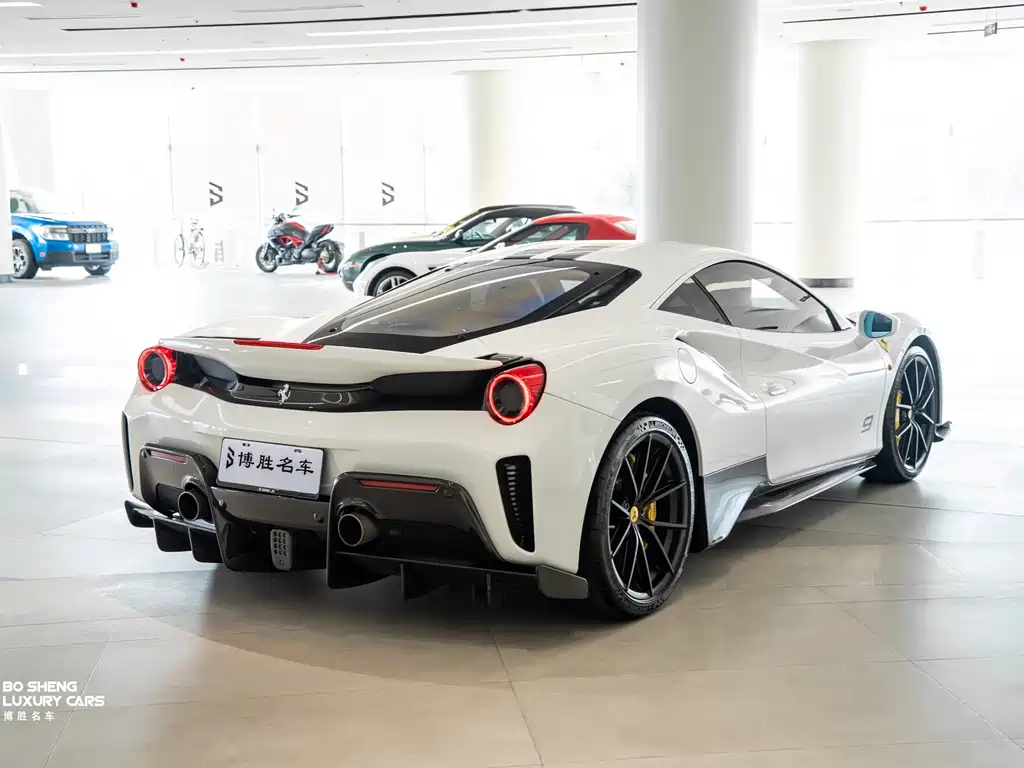 Ferrari 488 2019 — фото 18