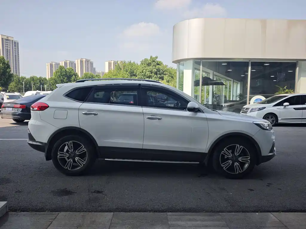 Leopaard CS10 2016