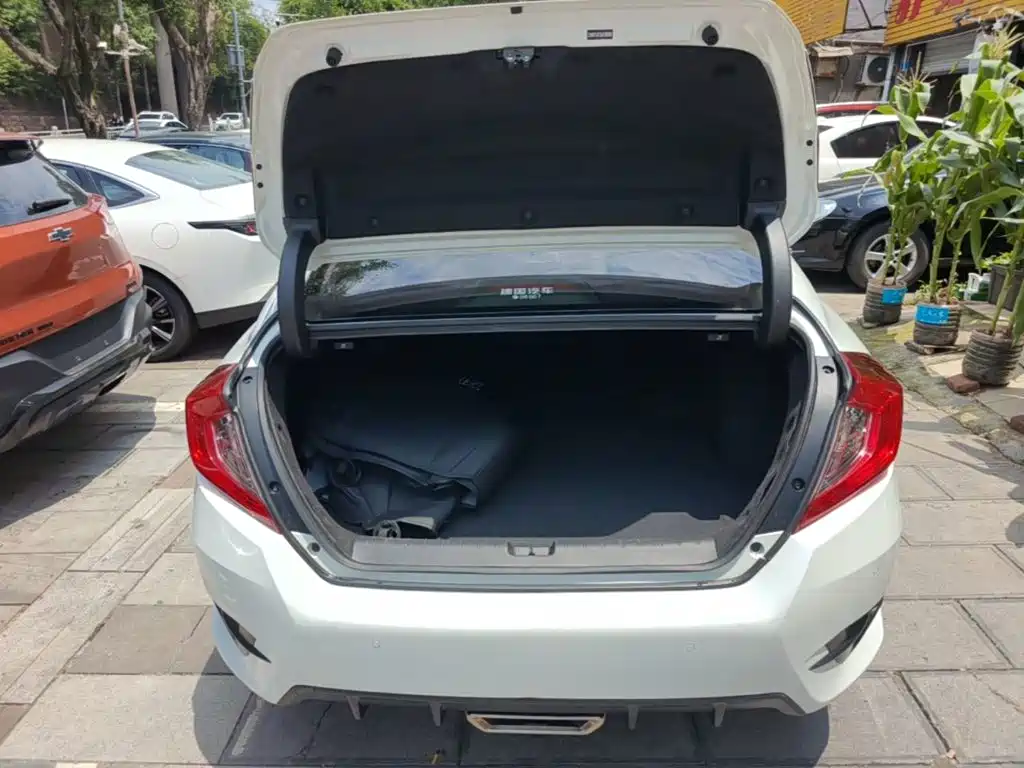 Honda Civic 2020 — фото 15