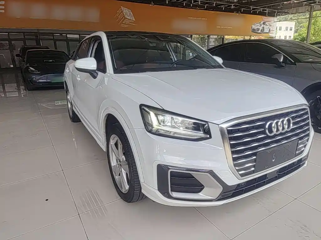Audi Q2L 2020