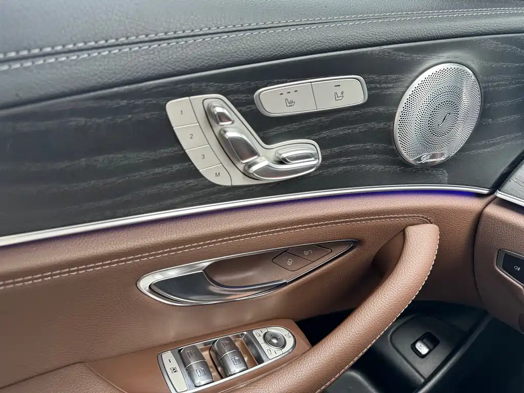 Mercedes-Benz E-Class 2020 — фото 25