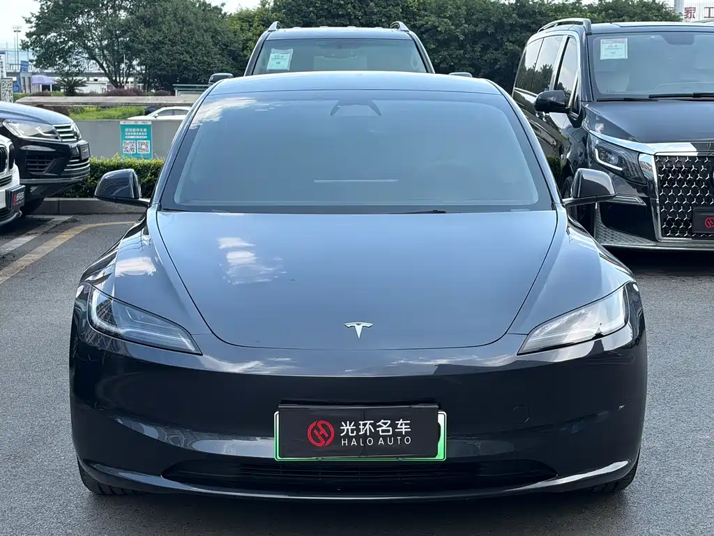 Tesla Model 3 2025