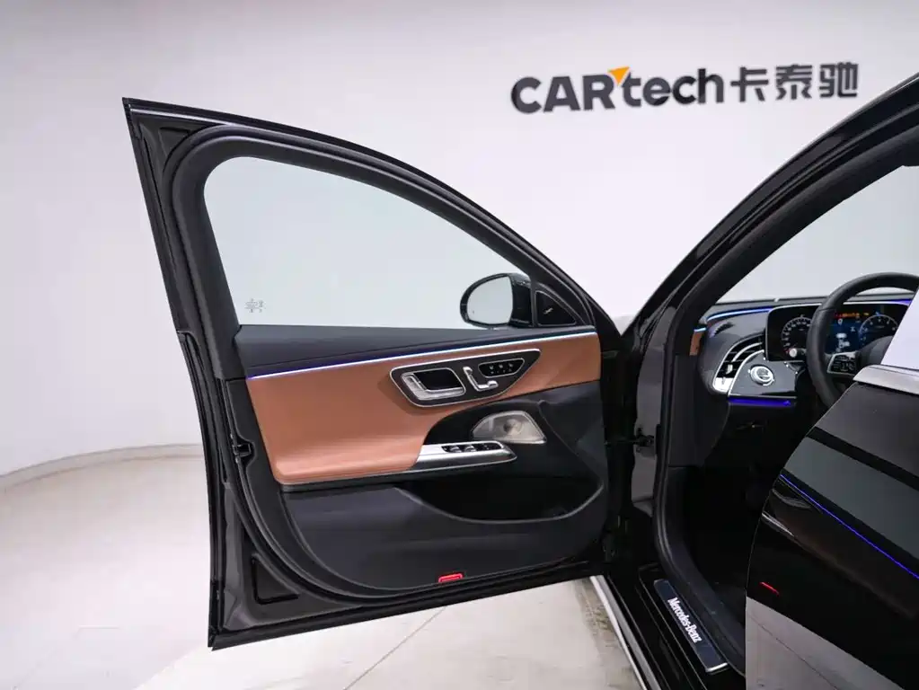 Mercedes-Benz E-Class 2024 — фото 11