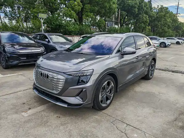 Audi Q5 E-Tron 2024