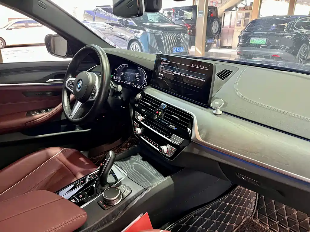 BMW 5 Series New Energy 2022 — фото 14