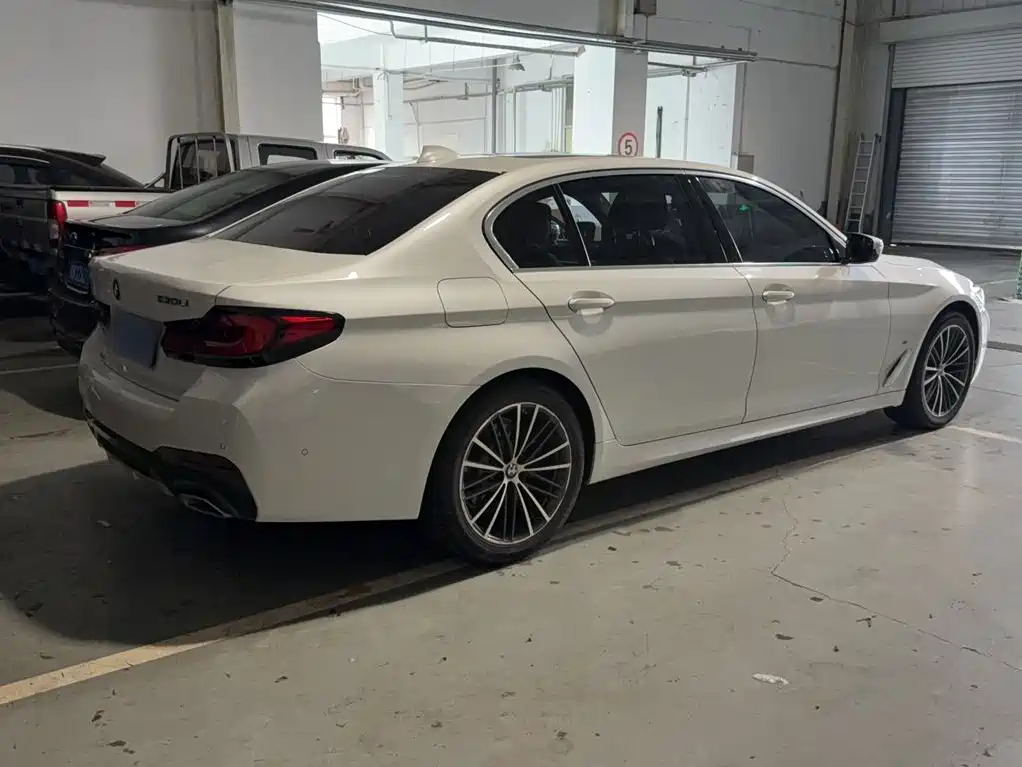BMW 5 Series 2021