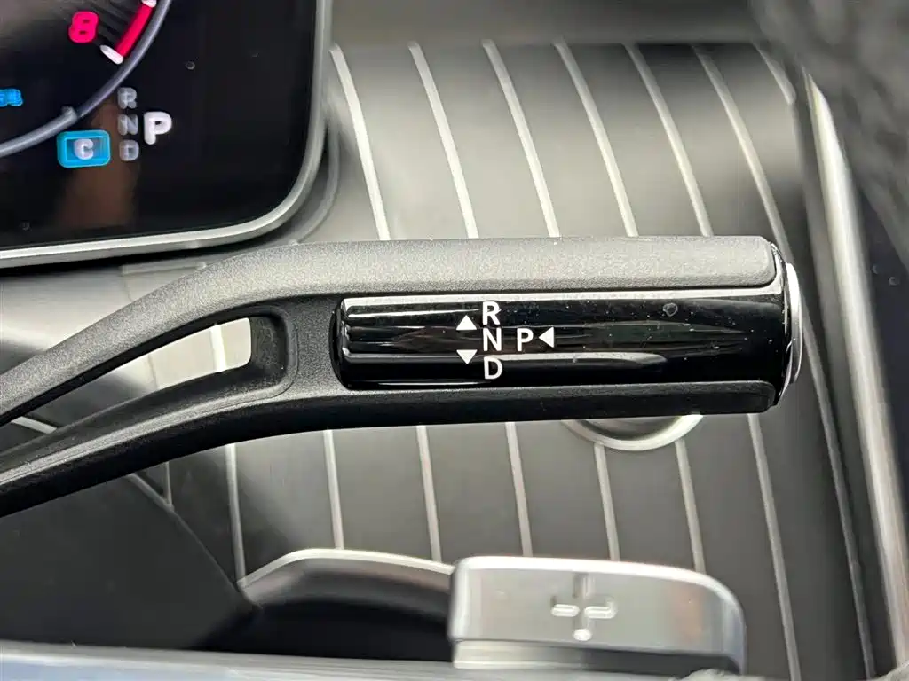 Mercedes-Benz C-Class 2023 — фото 19