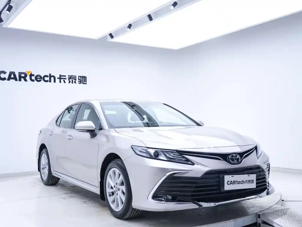 Toyota Camry 2024 — фото 9
