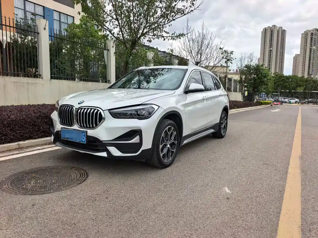 BMW X1 2020 — фото 1
