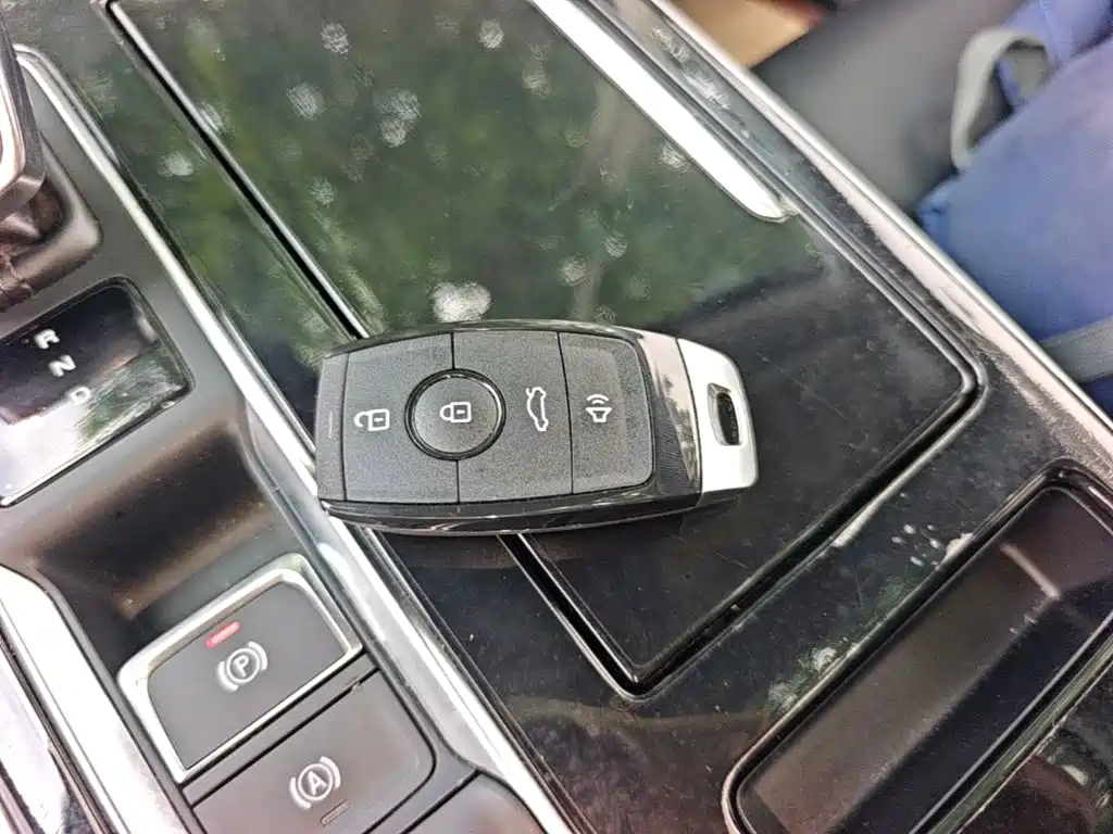 Roewe i6 MAX New Energy 2022 — фото 9
