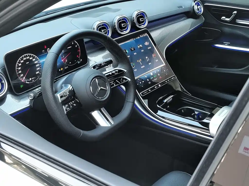 Mercedes-Benz C-Class 2024 — фото 10