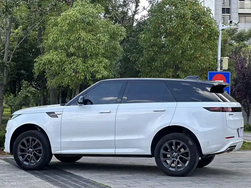 Land Rover Range Rover Sport 2024 — фото 23