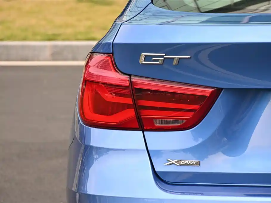 BMW 3 Series GT 2017 — фото 16