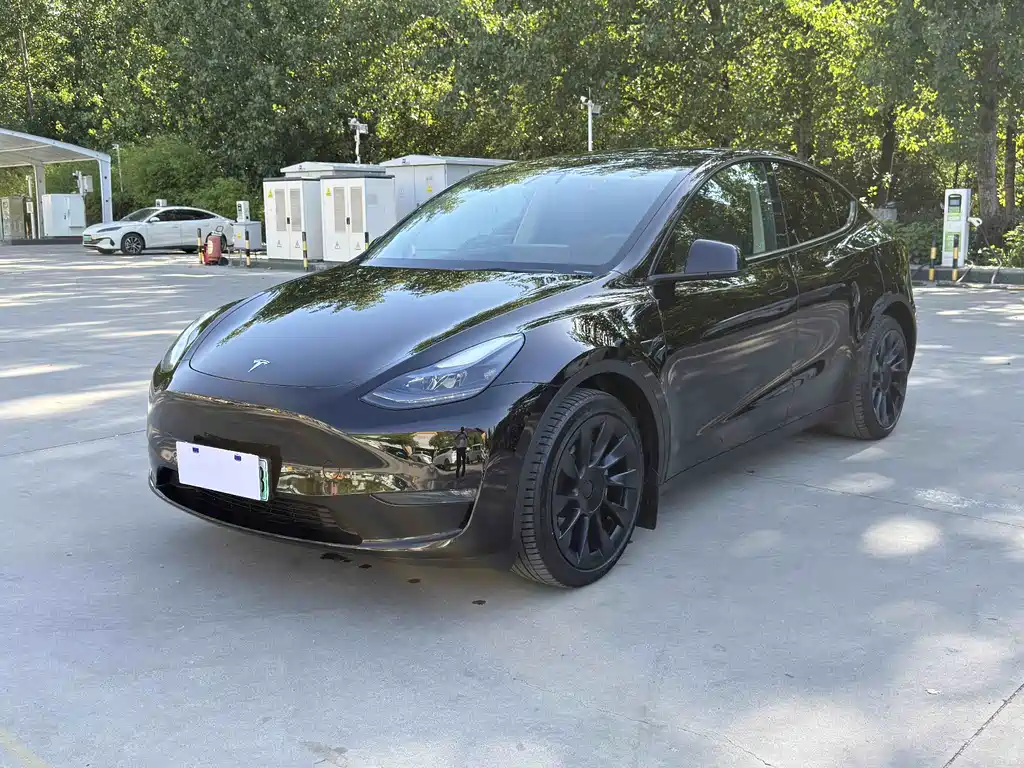 Tesla Model Y 2022 — фото 1